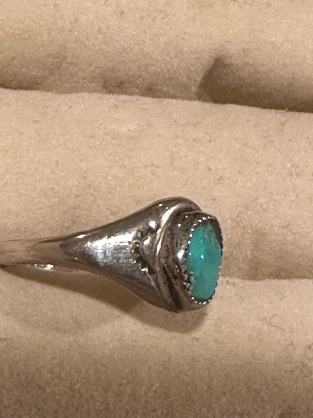 4 vintage rings- size 8 - price per ring or combine for deal